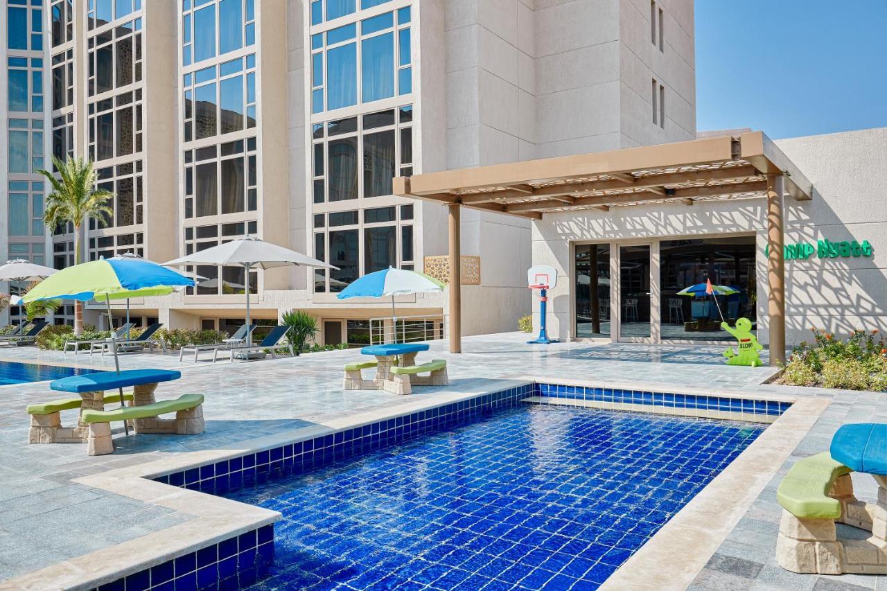 Hotel Hyatt Regency Cairo West 6th of October City Exterior foto The pool at the hotel